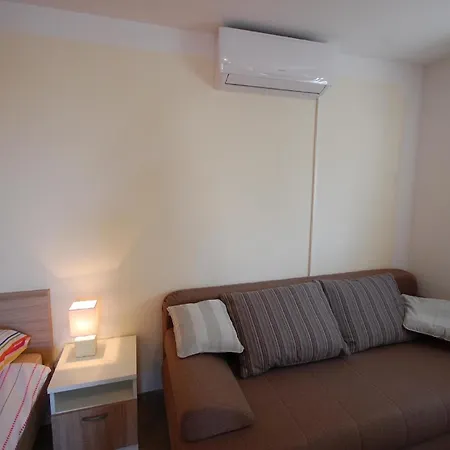 Studio Fuer 3 Personen Ca 32 Qm In Sveti Vid-miholjice, Kvarner Bucht Krk Feriehus
