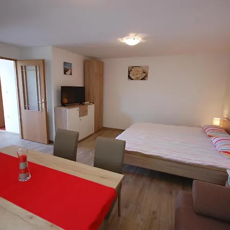 Studio Fuer 3 Personen Ca 32 Qm In Sveti Vid-miholjice, Kvarner Bucht Krk Sveti Vid-Miholjice