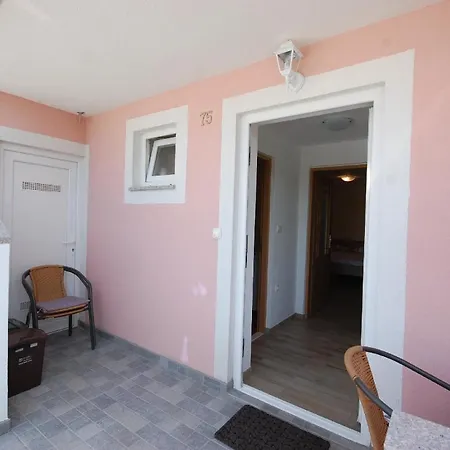 Studio Fuer 3 Personen Ca 32 Qm In Sveti Vid-miholjice, Kvarner Bucht Krk *
